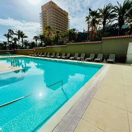 Apartman Modern Studio With Pools, 50 Meters From The Sea